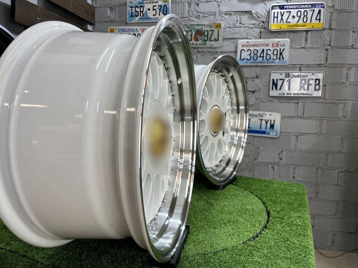 Laredo BBS LM style 17X8.5J 5X112/5X120 ET20 72.56 White with Diamond cut lip ( Audi A4/A6, VW Golf/Jetta, Mercedes E/S/SL/CL, BMW 3-5-6-8 E46/E90/E39/E60 ) 3