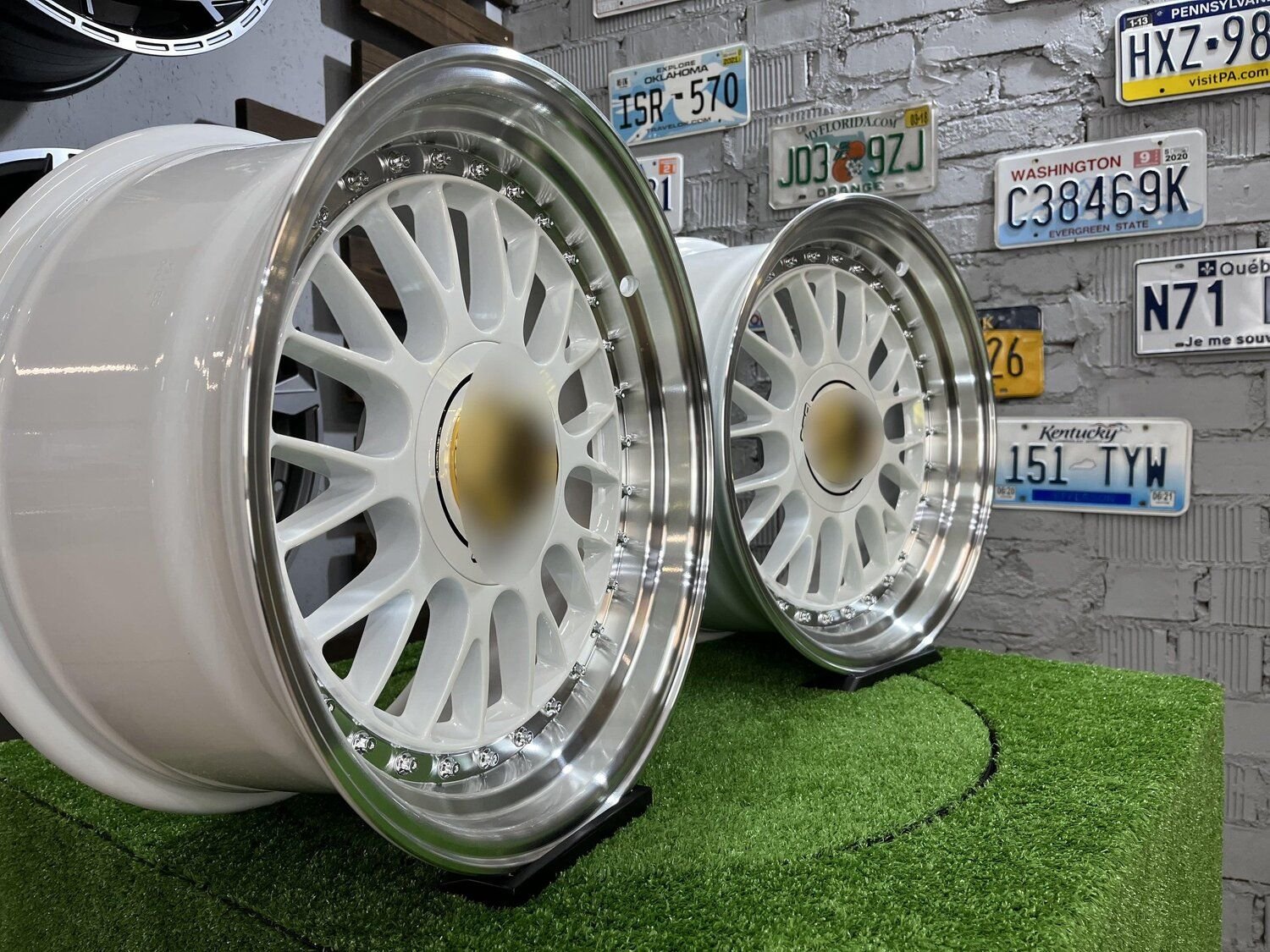 Laredo BBS LM style 17X8.5J 5X112/5X120 ET20 72.56 White with Diamond cut lip ( Audi A4/A6, VW Golf/Jetta, Mercedes E/S/SL/CL, BMW 3-5-6-8 E46/E90/E39/E60 ) 4