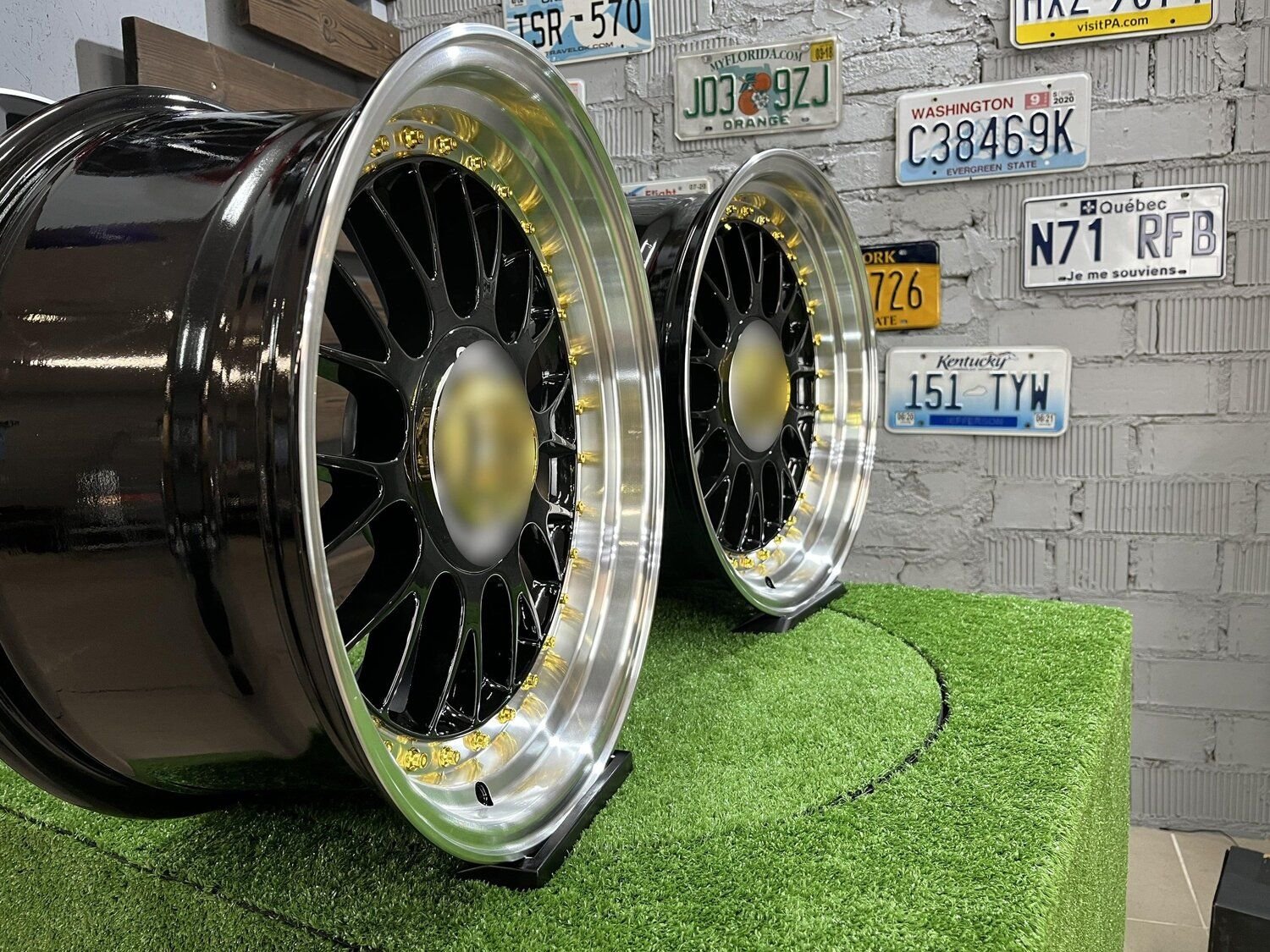 Laredo BBS LM style 17X8.5J 5X112/5X120 ET20 73.1 Black with Diamond cut lip and golden rivets ( Audi A4/A6, VW Golf/Jetta, Mercedes E/S/SL/CL, BMW 3-5-6-8 E46/E90/E39/E60 ) 4