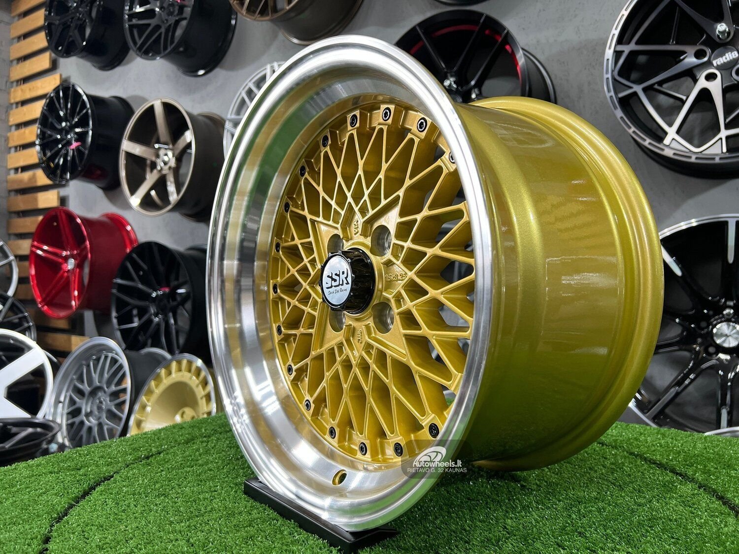 Soler SSR Mesh Formula Style 15X8.25J 4X100 ET20 73.1 Gold with polished lip 2