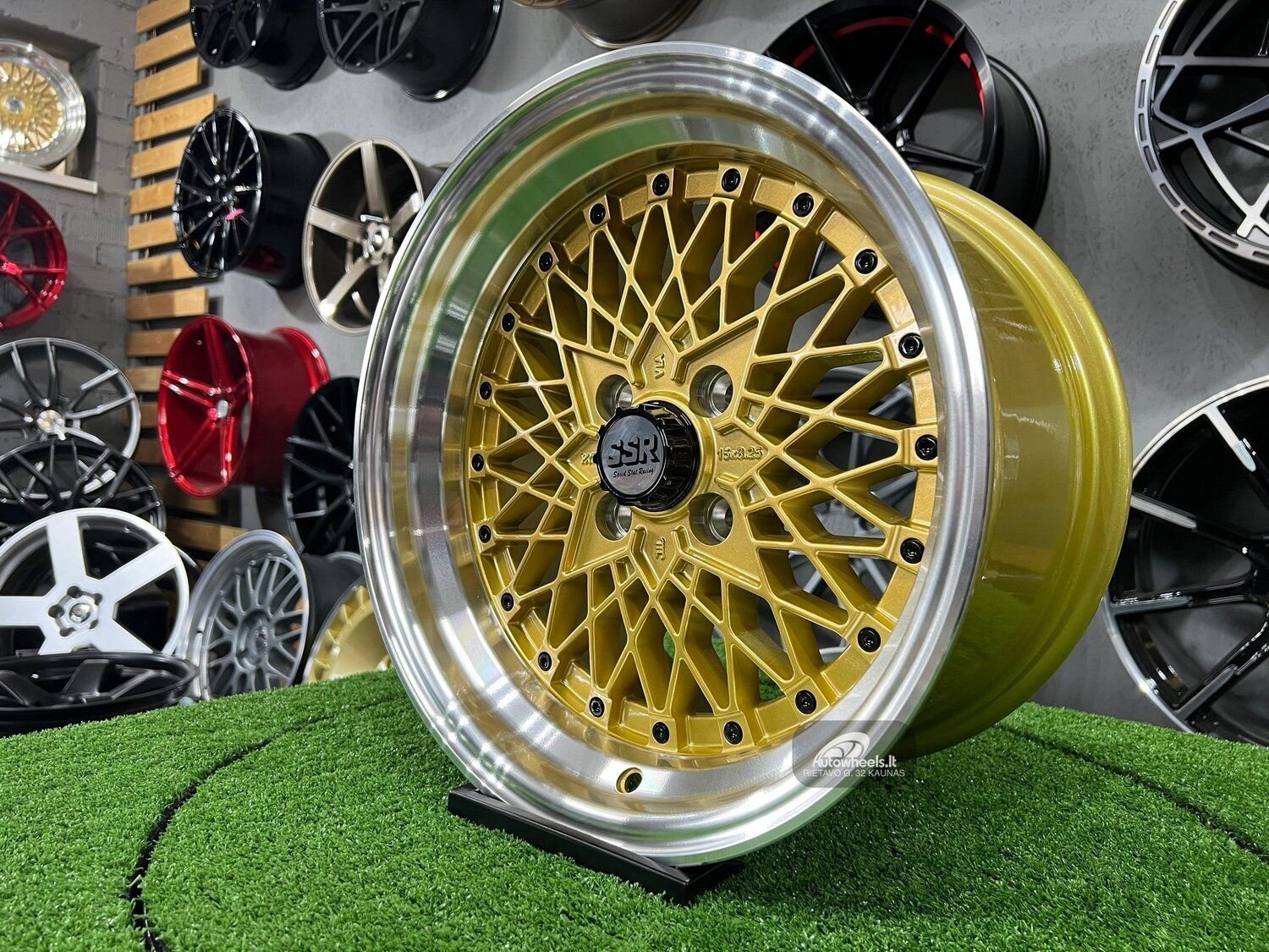 Soler SSR Mesh Formula Style 15X8.25J 4X100 ET20 73.1 Gold with polished lip 3
