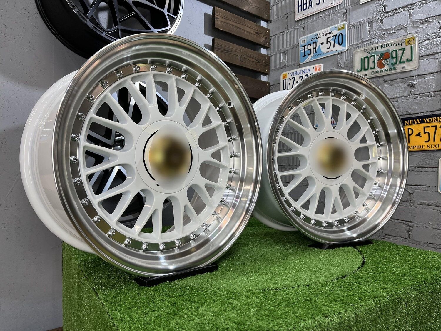 Laredo BBS LM style 17X8.5J 5X112/5X120 ET20 72.56 White with Diamond cut lip ( Audi A4/A6, VW Golf/Jetta, Mercedes E/S/SL/CL, BMW 3-5-6-8 E46/E90/E39/E60 ) 6