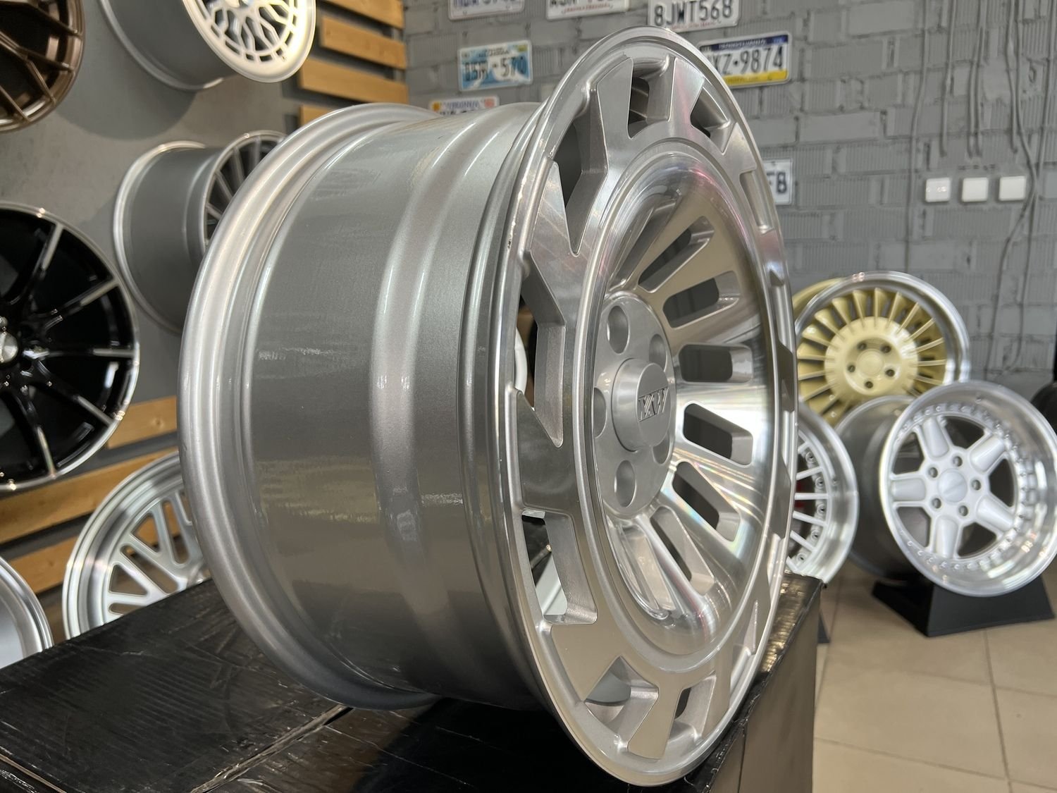 Domani Rotiform style 17X8J 5X112 ET30 73.1 BF Silver 7