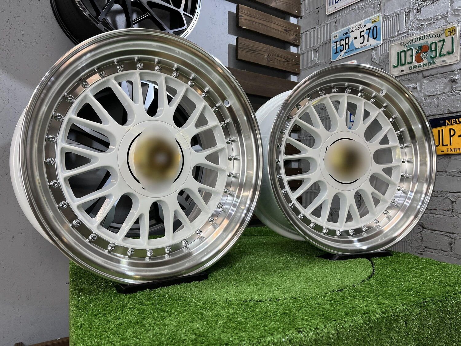 Laredo BBS LM style 17X8.5J 5X112/5X120 ET20 72.56 White with Diamond cut lip ( Audi A4/A6, VW Golf/Jetta, Mercedes E/S/SL/CL, BMW 3-5-6-8 E46/E90/E39/E60 ) 7