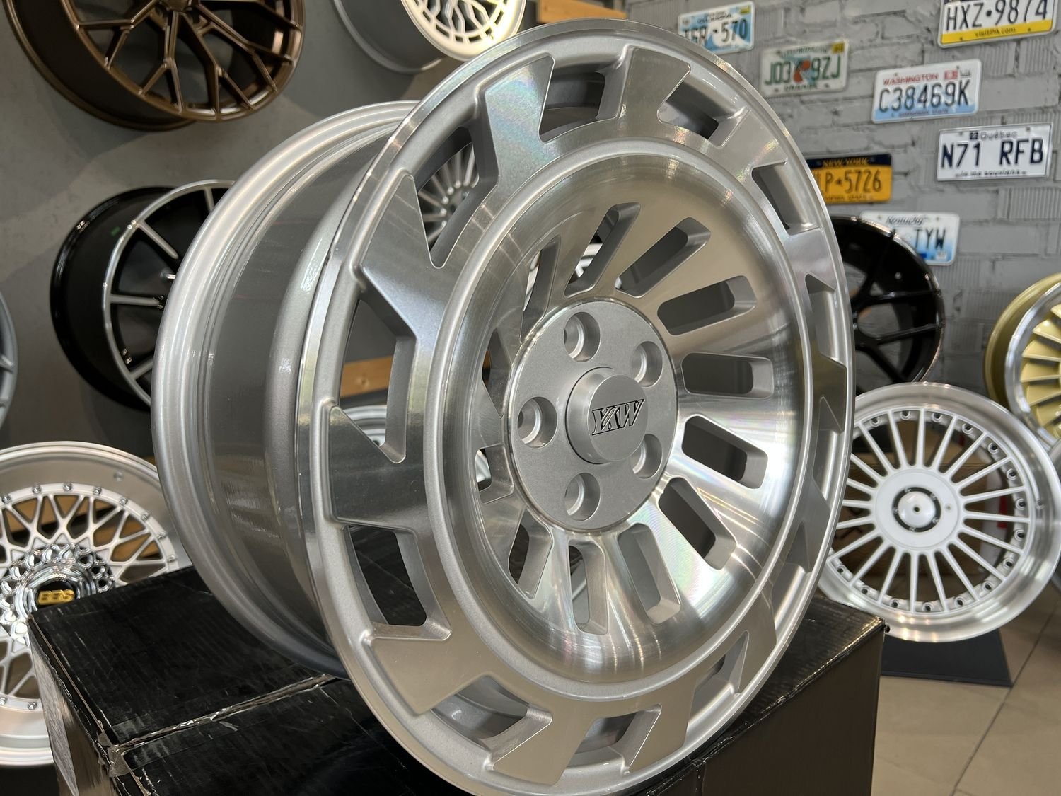 Domani Rotiform style 17X8J 5X112 ET30 73.1 BF Silver 8