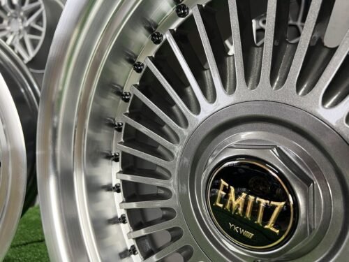 Work Emitz style 17X8J 4X100/5X100 ET20 73.1 Grey with polished lip