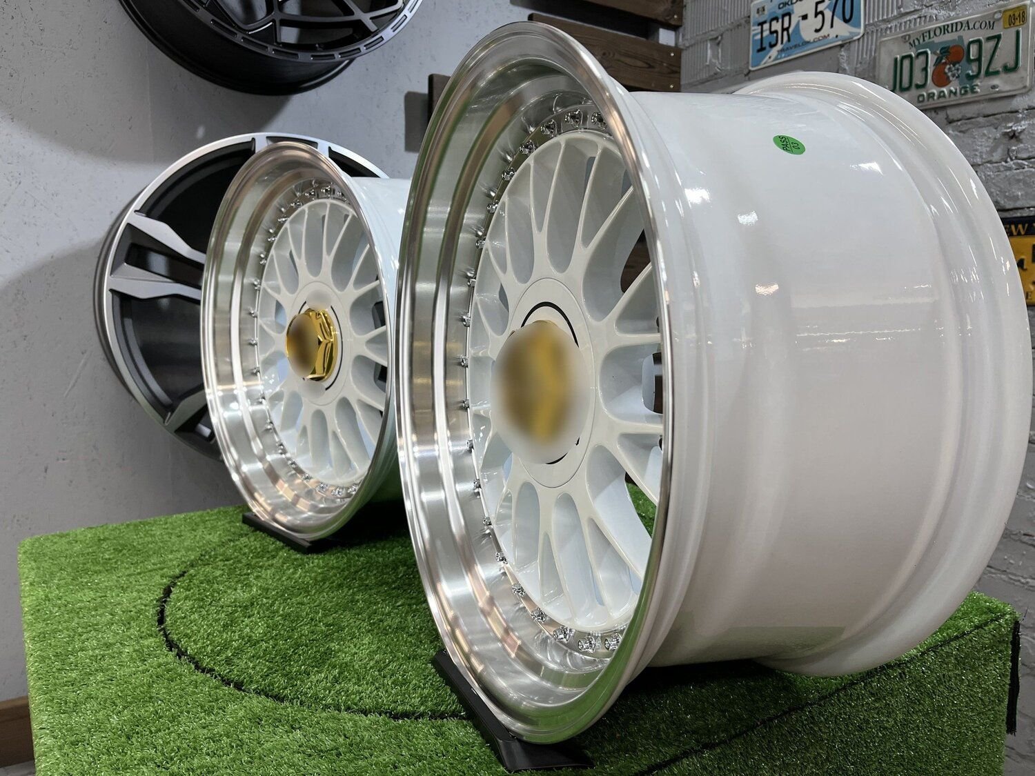 Laredo BBS LM style 17X8.5J 5X112/5X120 ET20 72.56 White with Diamond cut lip ( Audi A4/A6, VW Golf/Jetta, Mercedes E/S/SL/CL, BMW 3-5-6-8 E46/E90/E39/E60 ) 9