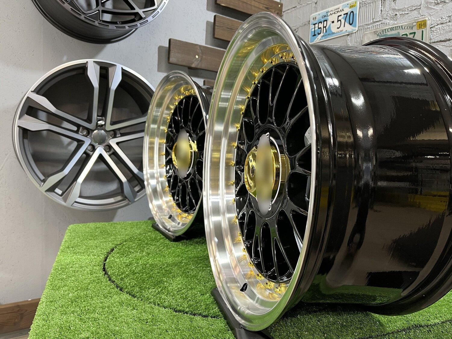 Laredo BBS LM style 17X8.5J 5X112/5X120 ET20 73.1 Black with Diamond cut lip and golden rivets ( Audi A4/A6, VW Golf/Jetta, Mercedes E/S/SL/CL, BMW 3-5-6-8 E46/E90/E39/E60 ) 9
