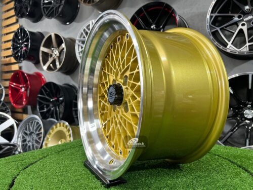 Soler SSR Mesh Formula Style 15X8.25J 4X100 ET20 73.1 Gold with polished lip