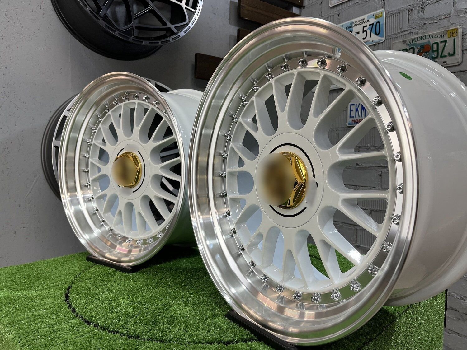 Laredo BBS LM style 17X8.5J 5X112/5X120 ET20 72.56 White with Diamond cut lip ( Audi A4/A6, VW Golf/Jetta, Mercedes E/S/SL/CL, BMW 3-5-6-8 E46/E90/E39/E60 ) 10