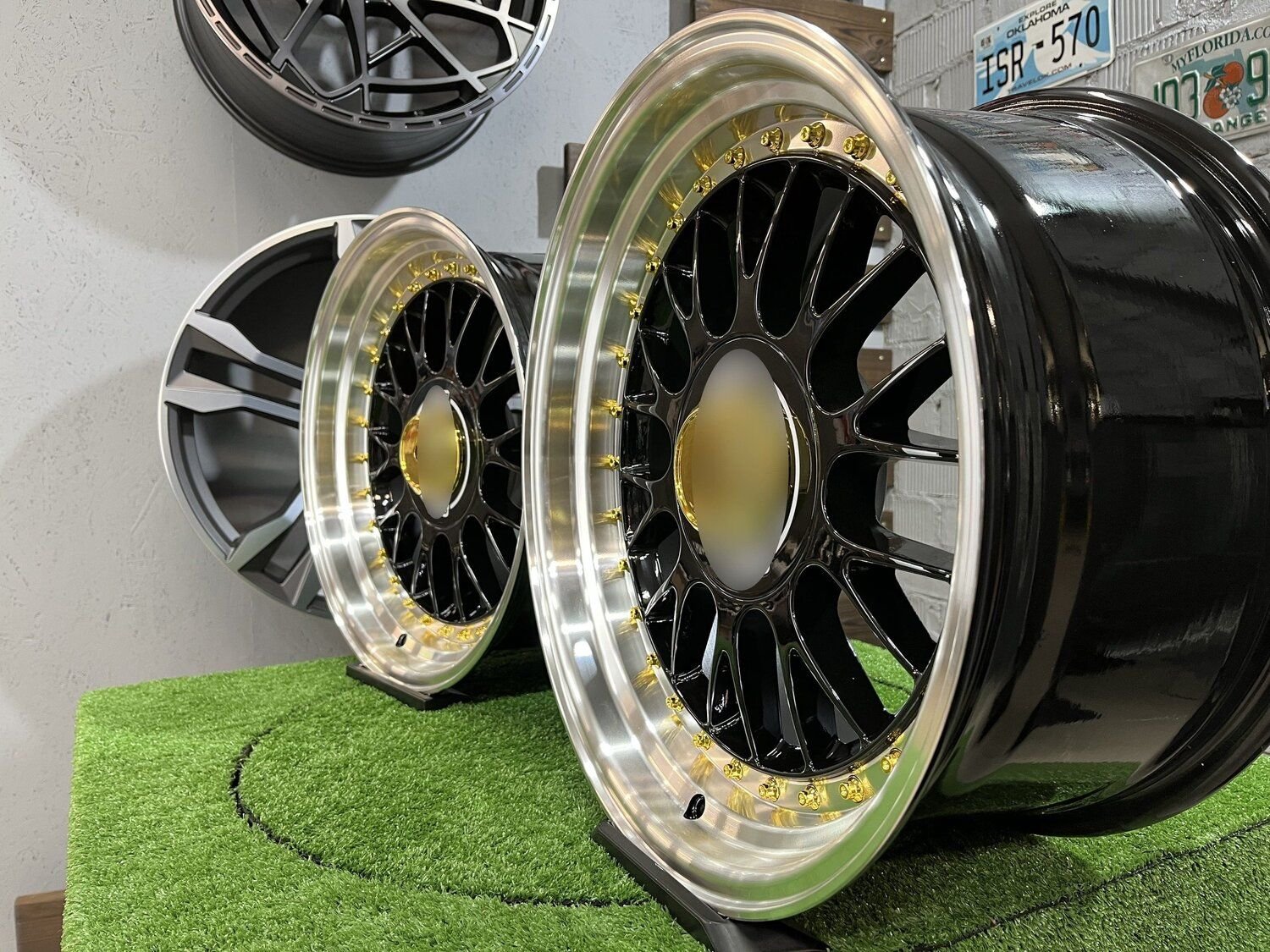 Laredo BBS LM style 17X8.5J 5X112/5X120 ET20 73.1 Black with Diamond cut lip and golden rivets ( Audi A4/A6, VW Golf/Jetta, Mercedes E/S/SL/CL, BMW 3-5-6-8 E46/E90/E39/E60 ) 10