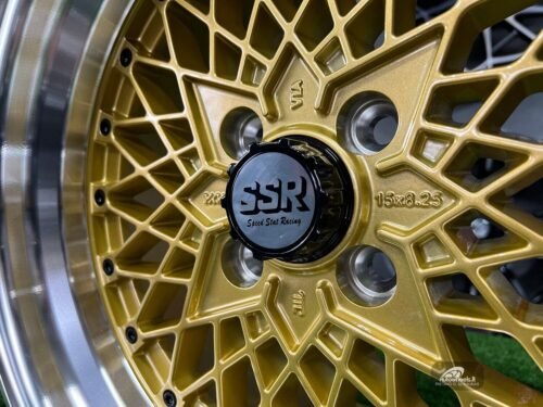 Soler SSR Mesh Formula Style 15X8.25J 4X100 ET20 73.1 Gold with polished lip