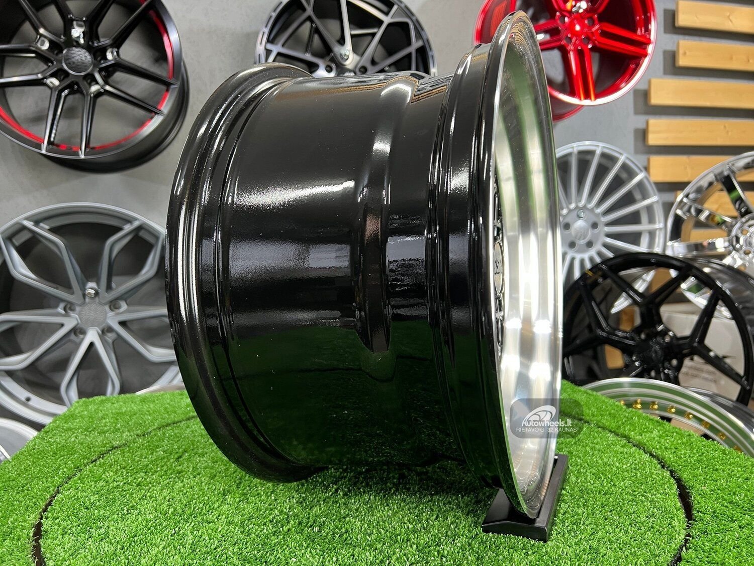 Soler SSR Mesh Formula Style 15X8.25J 4X100 ET20 73.1 Black with polished lip 9