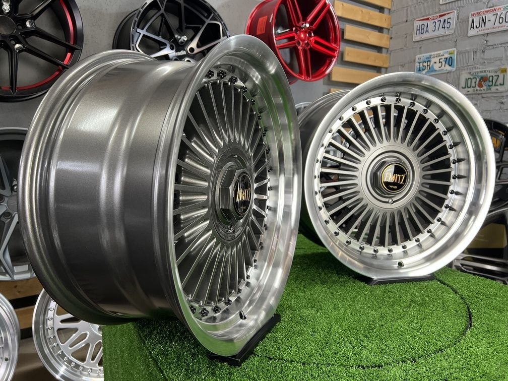 Work Emitz style 17X8J 4X100/5X100 ET20 73.1 Grey with polished lip 7