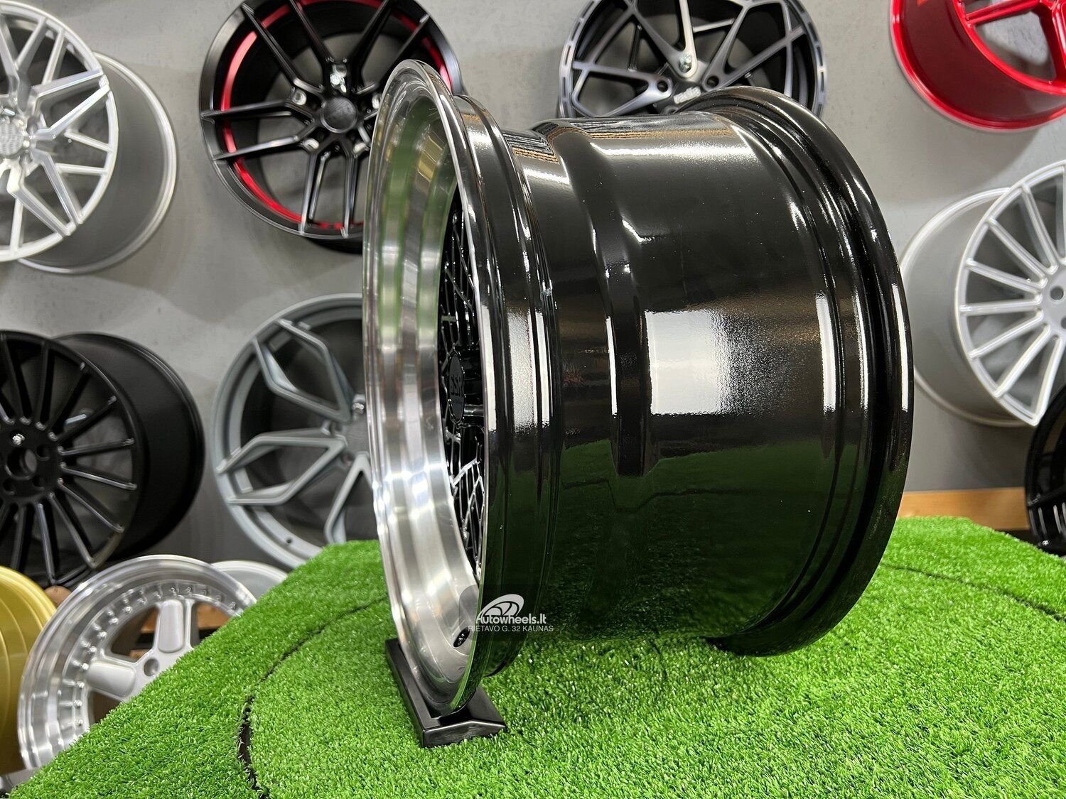 Soler SSR Mesh Formula Style 15X8.25J 4X100 ET20 73.1 Black with polished lip 10