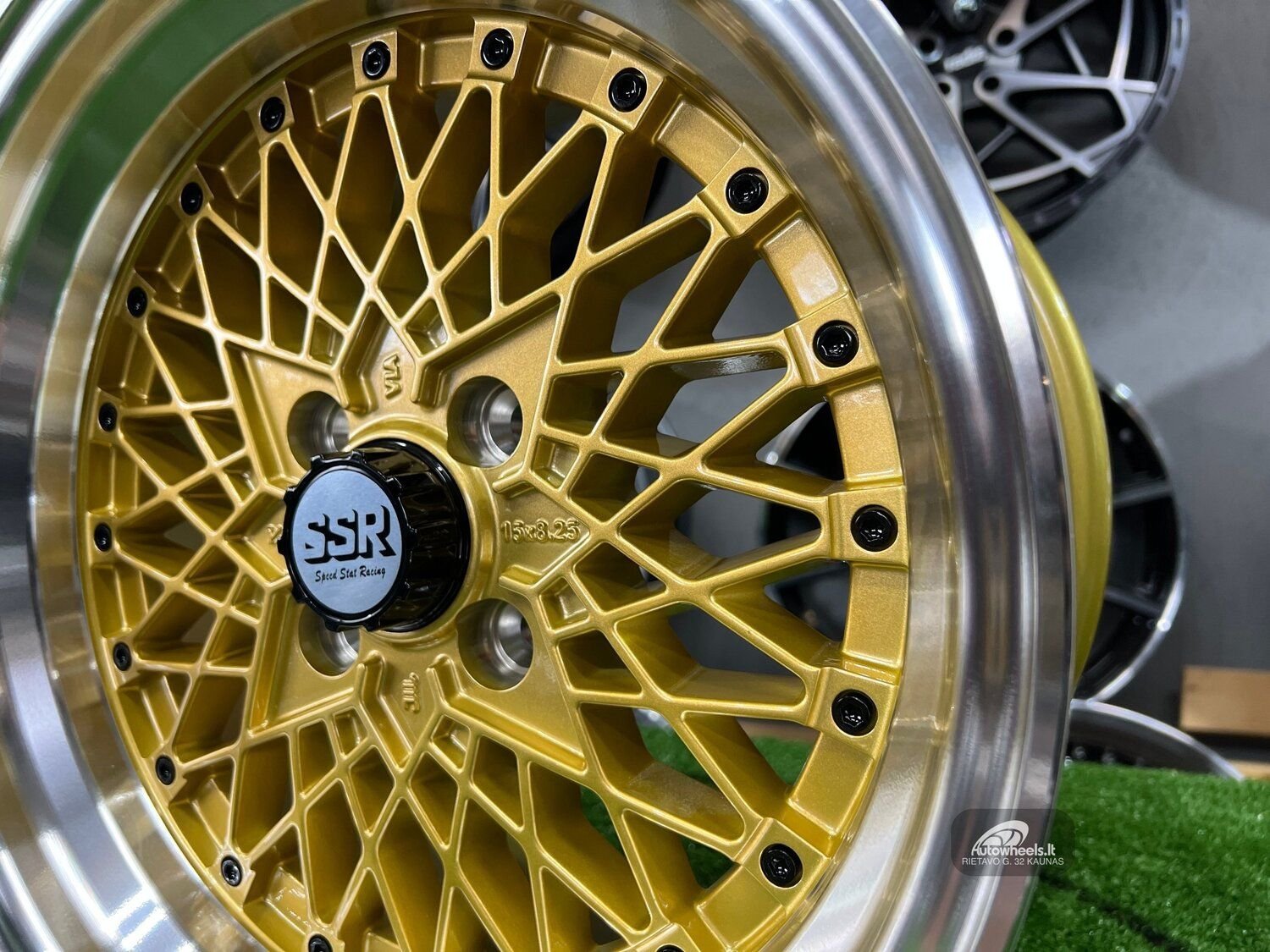 Soler SSR Mesh Formula Style 15X8.25J 4X100 ET20 73.1 Gold with polished lip 7