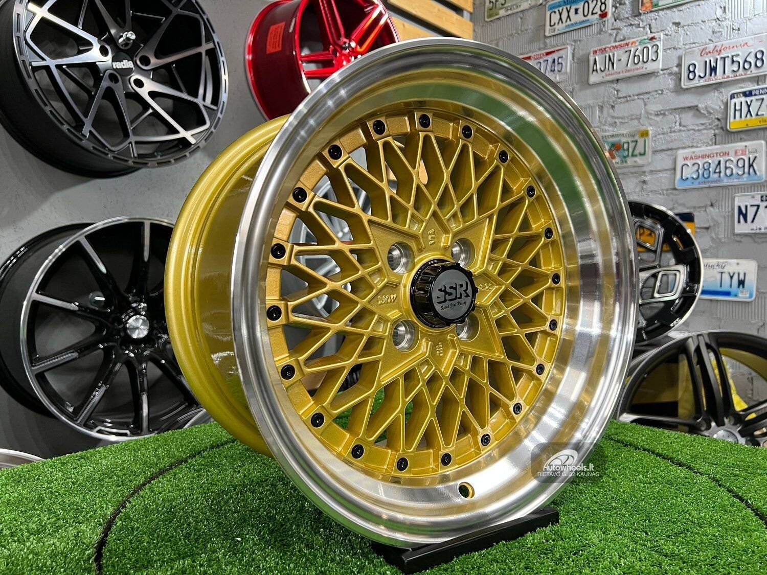 Soler SSR Mesh Formula Style 15X8.25J 4X100 ET20 73.1 Gold with polished lip 10