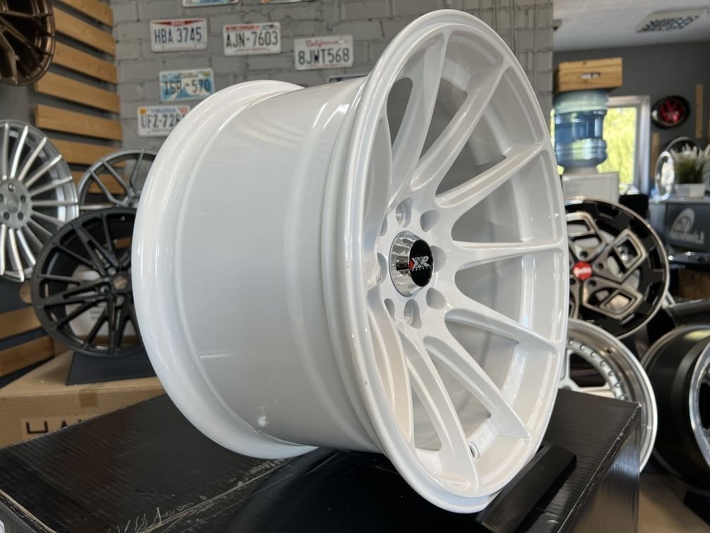 JDM Multi spoke 15X8.25J 4X100/4X114.3 ET0 73.1 White 8