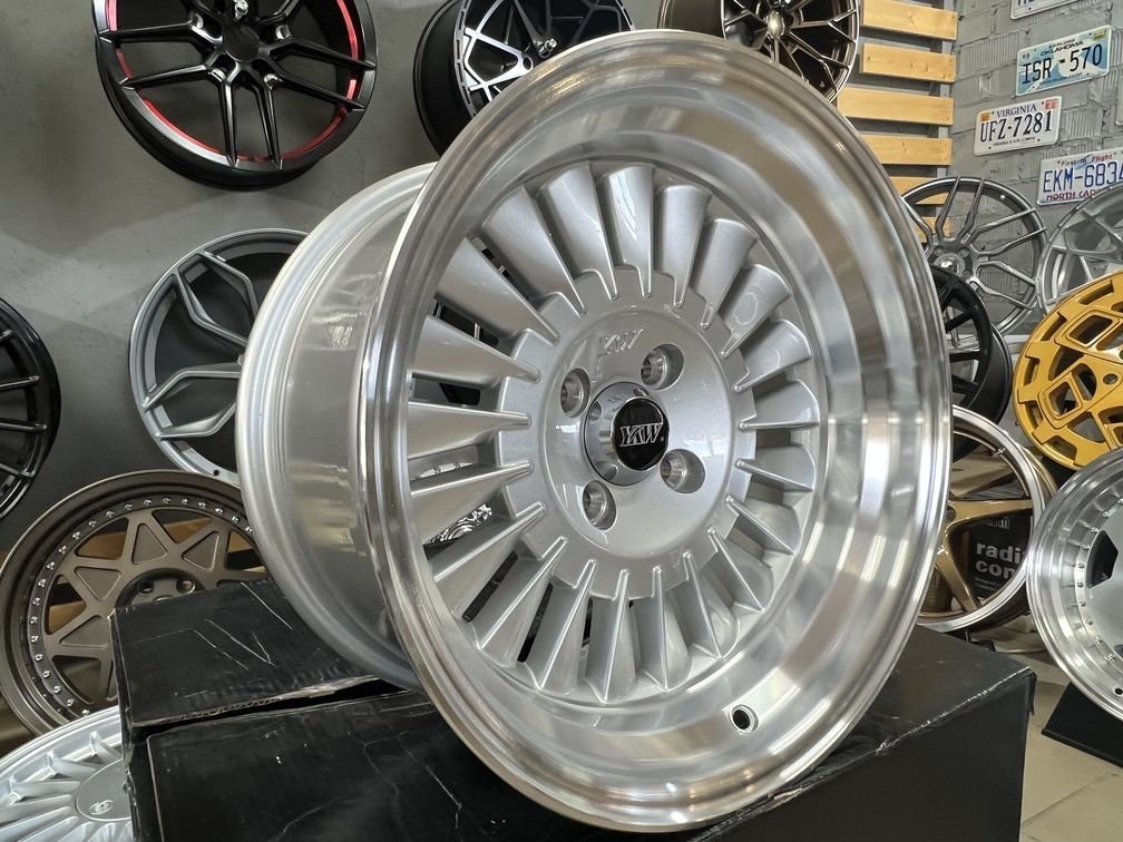 CRX Turbine style 15X8.25J 4X100 ET0 73.1 Silver with polished lip 8