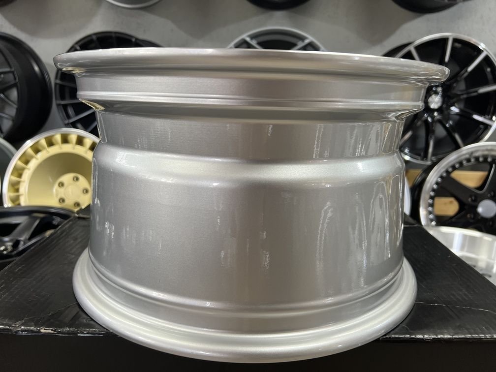 CRX Turbine style 15X8.25J 4X100 ET0 73.1 Silver with polished lip 9