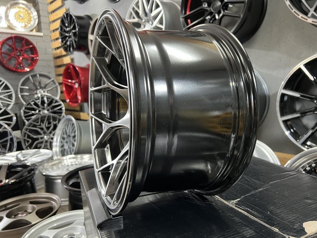 HRE Concave style 15X8.25J 4X100 ET0 73.1 Hyper black 6