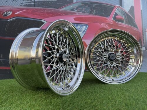 SSR Mesh Formula Style R15X8.25J 4X100 ET20 73.1 Black chrome with Gold Rivets
