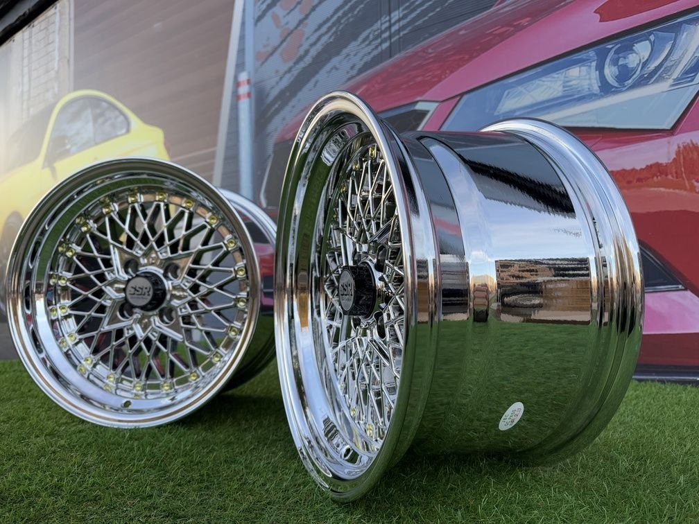 SSR Mesh Formula Style R15X8.25J 4X100 ET20 73.1 Black chrome with Gold Rivets 6