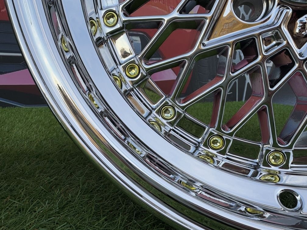 SSR Mesh Formula Style R15X8.25J 4X100 ET20 73.1 Black chrome with Gold Rivets 7
