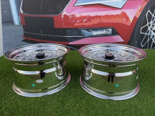 SSR Mesh Formula Style R15X8.25J 4X100 ET20 73.1 Black chrome with Gold Rivets