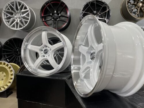 JDM Work Concept Style 18X8.5 5X114.3 ET28 73.1 White with machined lip