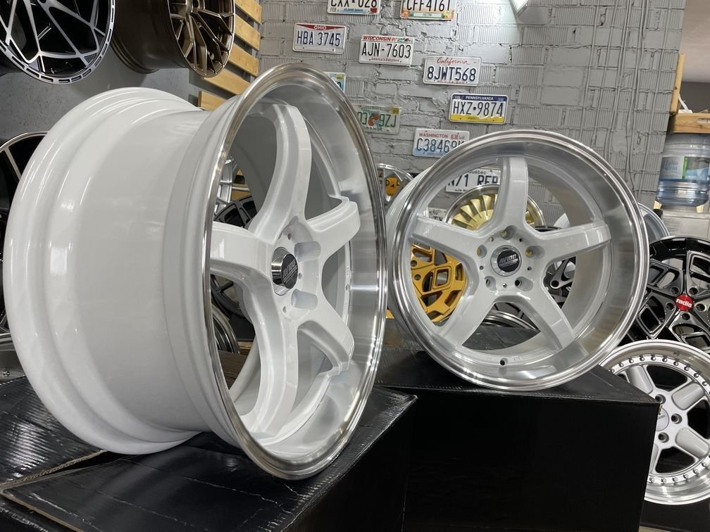 JDM Work Concept Style 18X8.5 5X114.3 ET28 73.1 White with machined lip 4