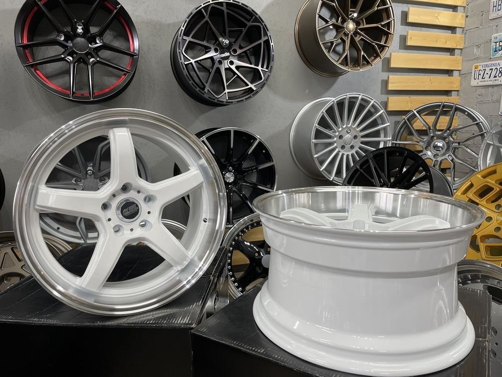 JDM Work Concept Style 18X8.5 5X114.3 ET28 73.1 White with machined lip 6