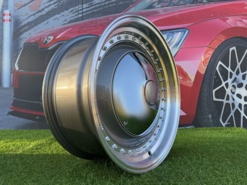 Smoothie Classic Style R17X7.5J 4X100/4X114.3 ET30 73.1 Grey with Diamond cut lip and silver rivets