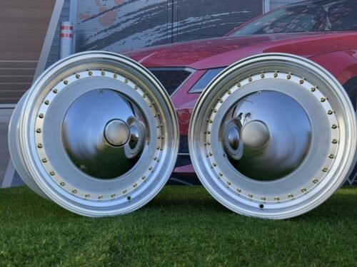 Smoothie Classic Style R17X7.5J 5X100/5X112 ET30 73.1 White with Diamond cut lip and gold rivets