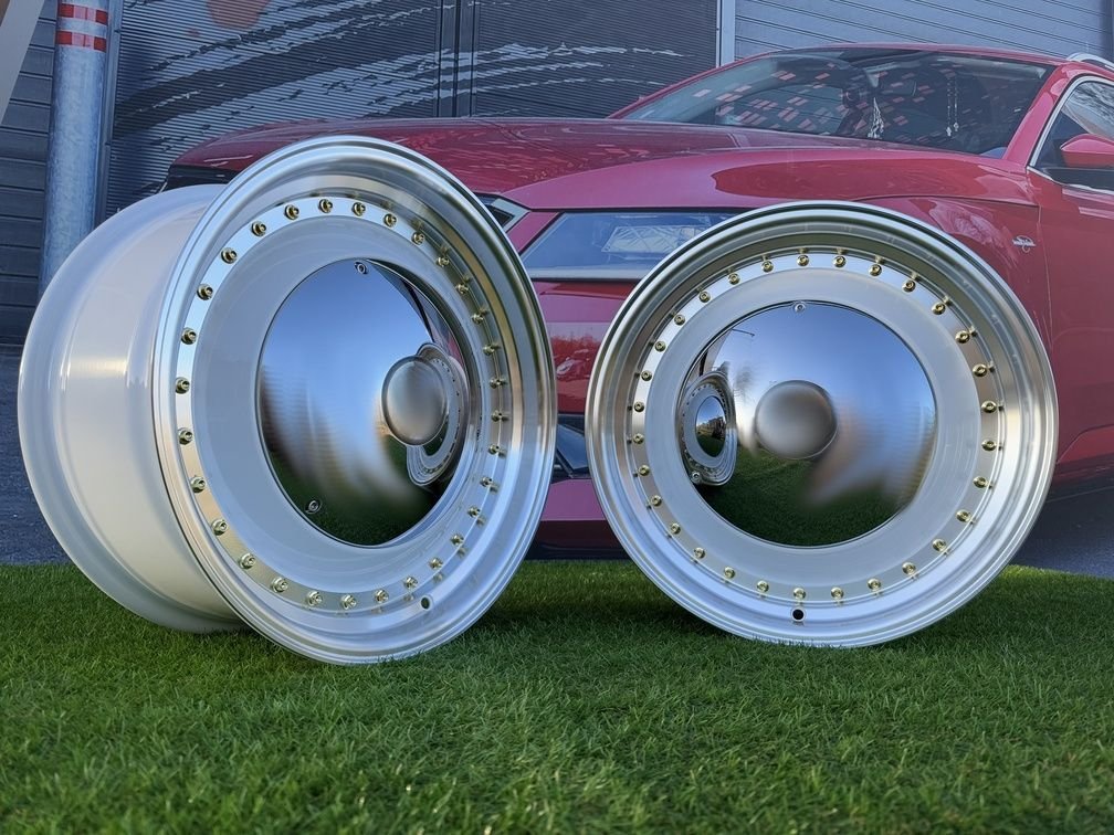 Smoothie Classic Style R17X7.5J 5X100/5X112 ET30 73.1 White with Diamond cut lip and gold rivets 2