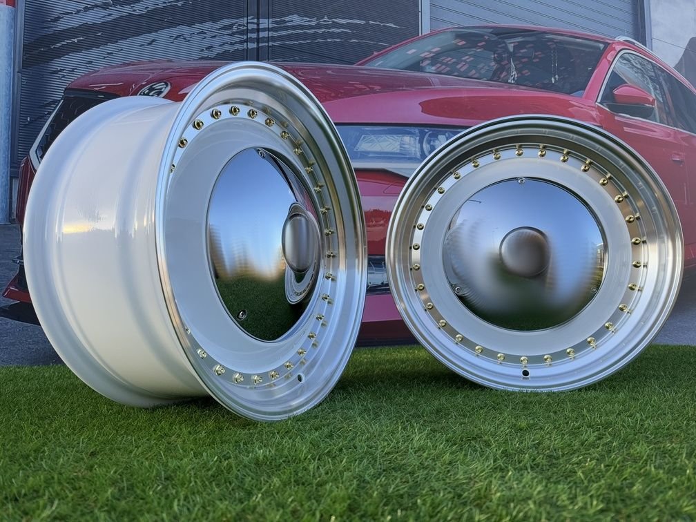 Smoothie Classic Style R17X7.5J 5X100/5X112 ET30 73.1 White with Diamond cut lip and gold rivets 3