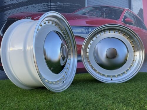 Smoothie Classic Style R17X7.5J 5X100/5X112 ET30 73.1 White with Diamond cut lip and gold rivets