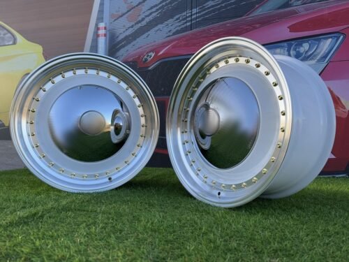 Smoothie Classic Style R17X7.5J 5X100/5X112 ET30 73.1 White with Diamond cut lip and gold rivets