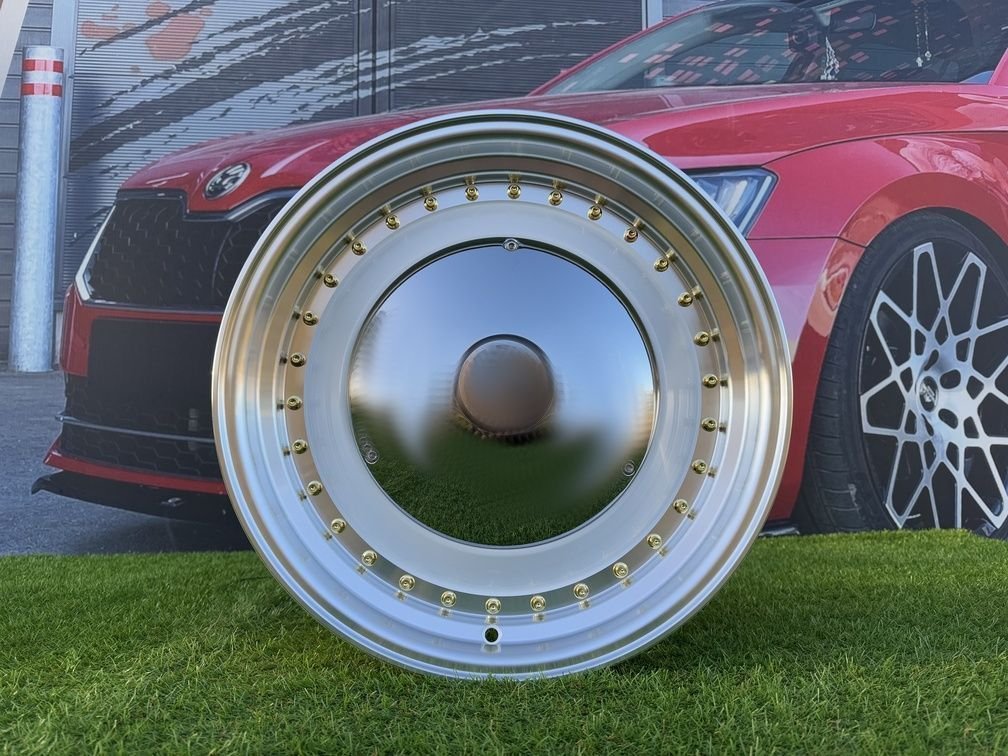Smoothie Classic Style R17X7.5J 5X100/5X112 ET30 73.1 White with Diamond cut lip and gold rivets 9