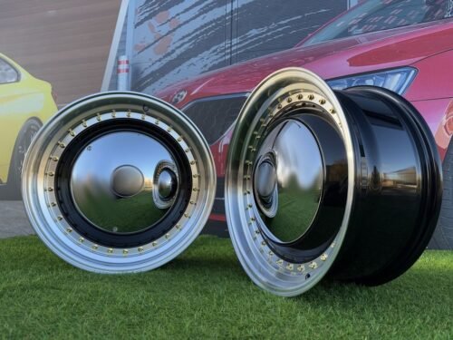 Smoothie Classic Style R17X7.5J 5X100/5X112 ET30 73.1 Gloss Black with Diamond cut lip and gold rivets