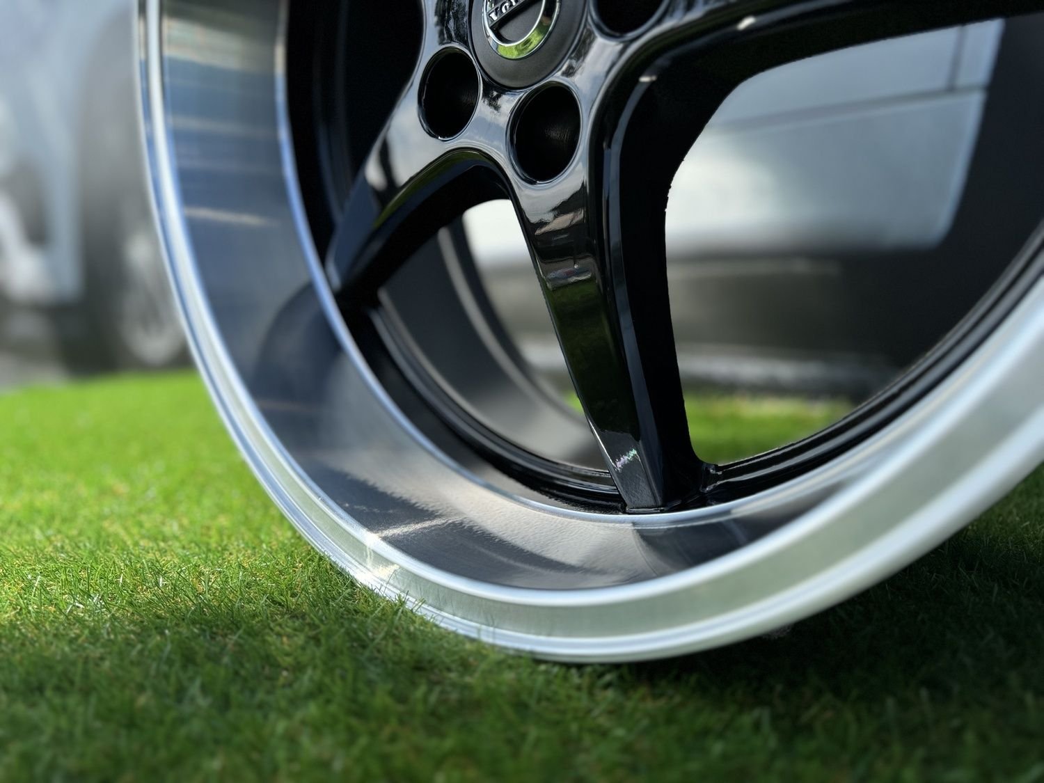 Volvo Ocean MK 18 Style R18X8.5 5X108 ET6 65.1 Black with Diamond Cut lip 9