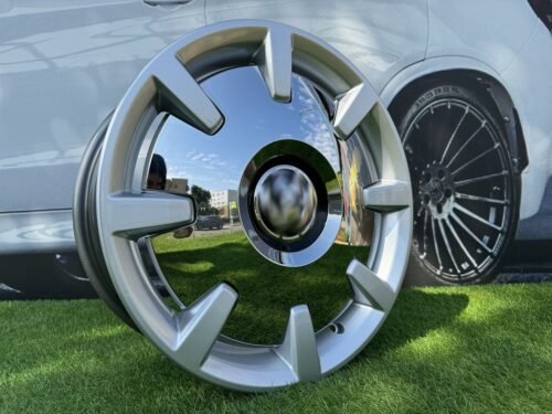 VW Beetle Style R17X7.5J 5X112 ET35 73.1-57.1 Silver + Chrome cover