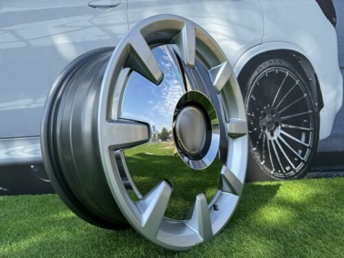VW Beetle Style R17X7.5J 5X100 ET35 67.1 Silver + Chrome cover