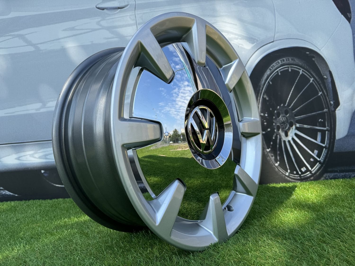 VW Beetle Style R17X7.5J 5X112 ET35 73.1-57.1 Silver + Chrome cover 7