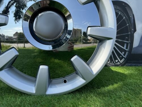 VW Beetle Style R17X7.5J 5X100 ET35 67.1 Silver + Chrome cover