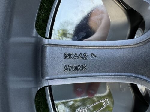 VW Beetle Style R17X7.5J 5X100 ET35 67.1 Silver + Chrome cover
