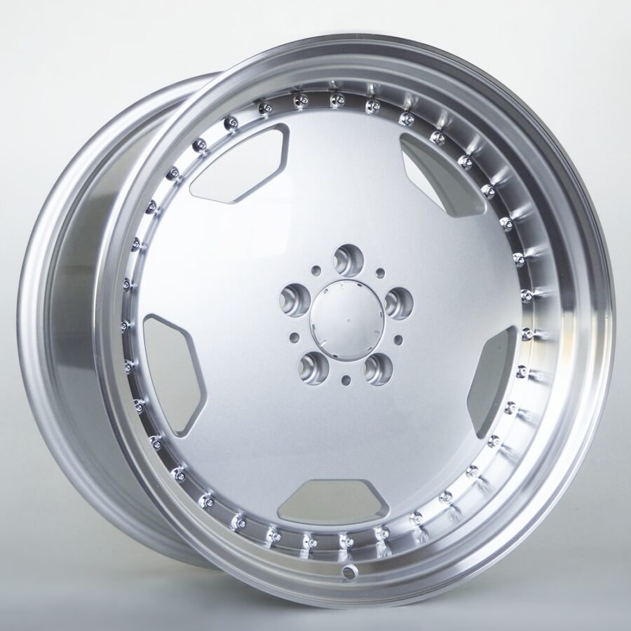 Performance Wheels Faust 9,5X18 5X112 ET35 66,6 Silver Machine Lip Chrome Rivets